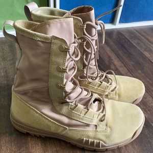 Nike Men’s SFB Field “8 Boot size 11.5
